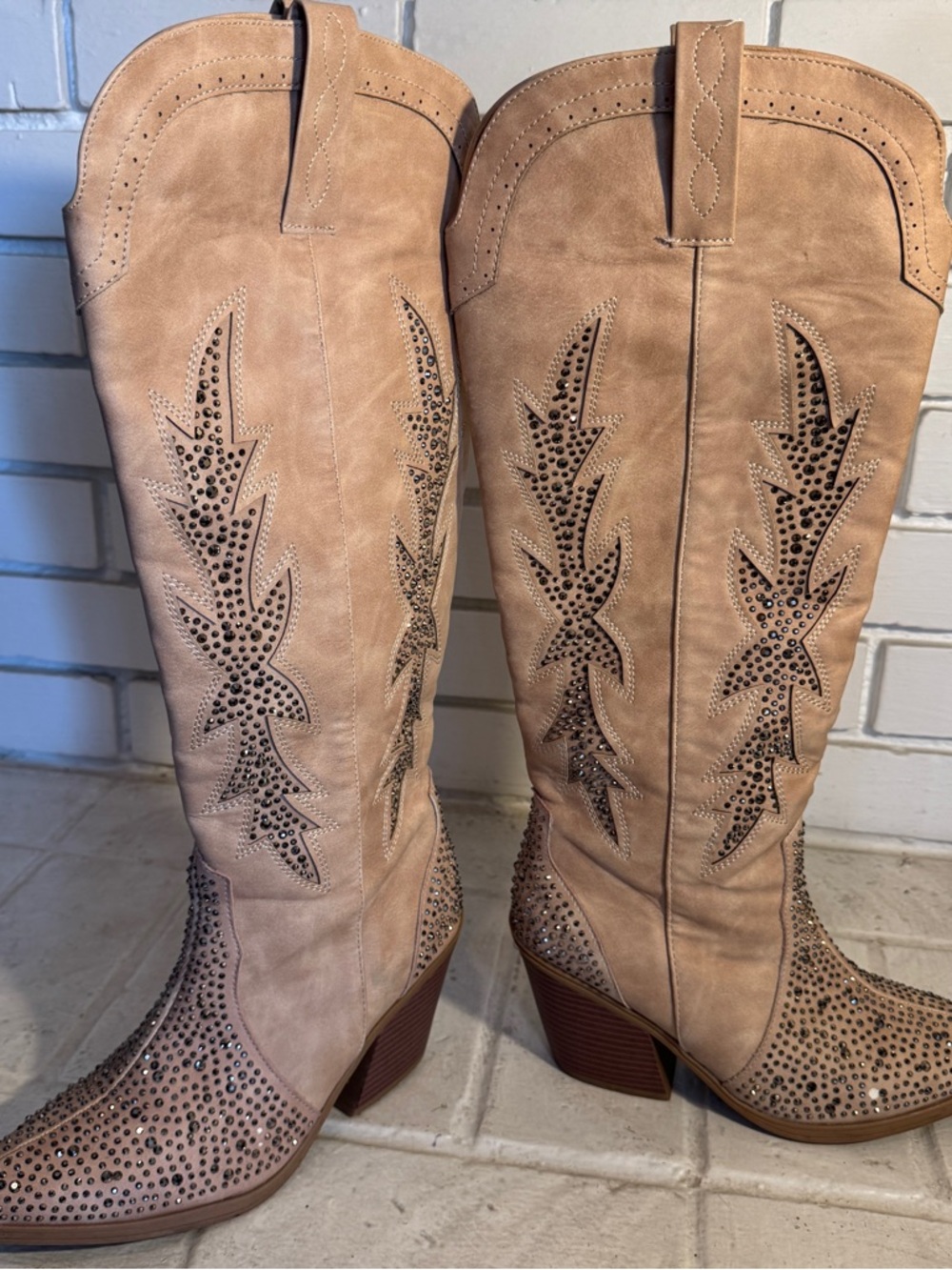 Sugar Kammy Bling Western Boots - Women’s Size 9